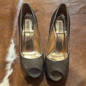 Badgley Mischka Sparkling Pumps